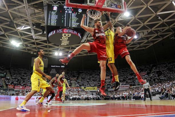 鹿队和金州 鹿队和金州